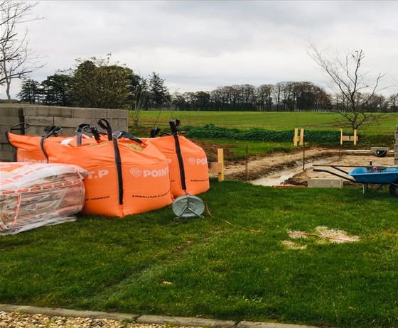 Démarrage d'une maison neuve : implantation et fondations